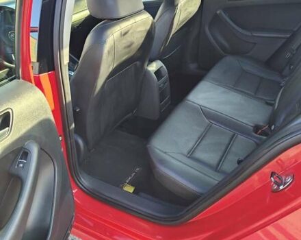 Красный Фольксваген Джетта, объемом двигателя 1.8 л и пробегом 230 тыс. км за 7777 $, фото 8 на Automoto.ua