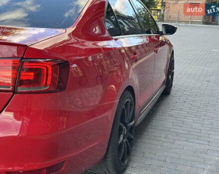 Фольксваген Джетта 2013 в Полтаве на Automoto.ua Красный Фольксваген Джетта, объемом двигателя 1.98 л и пробегом 190 тыс. км за 9200 $, фото 6 на Automoto.ua