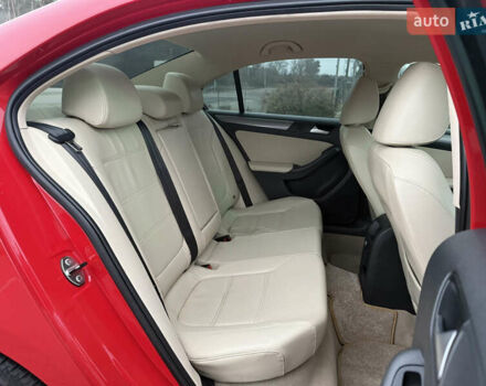 Червоний Фольксваген Джетта, об'ємом двигуна 1.8 л та пробігом 208 тис. км за 9850 $, фото 39 на Automoto.ua