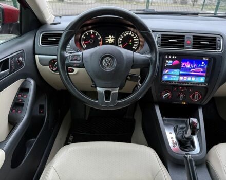 Красный Фольксваген Джетта, объемом двигателя 1.8 л и пробегом 208 тыс. км за 9850 $, фото 9 на Automoto.ua