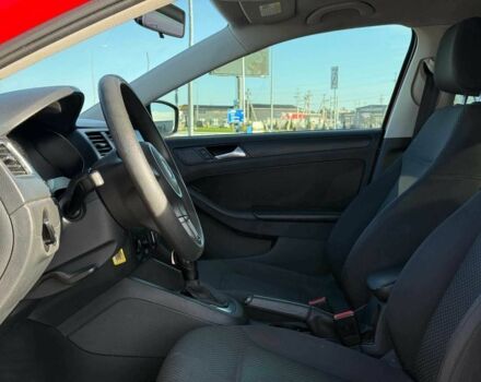 Фольксваген Джетта 2013 у Львові на Automoto.ua Червоний Фольксваген Джетта, об'ємом двигуна 2 л та пробігом 253 тис. км за 7130 $, фото 16 на Automoto.ua