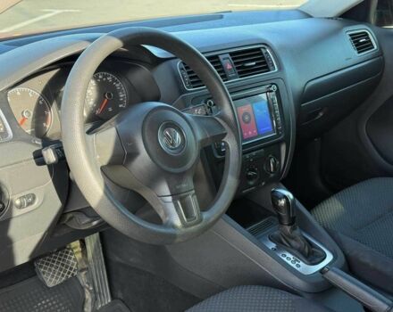 Красный Фольксваген Джетта, объемом двигателя 2 л и пробегом 253 тыс. км за 7130 $, фото 14 на Automoto.ua