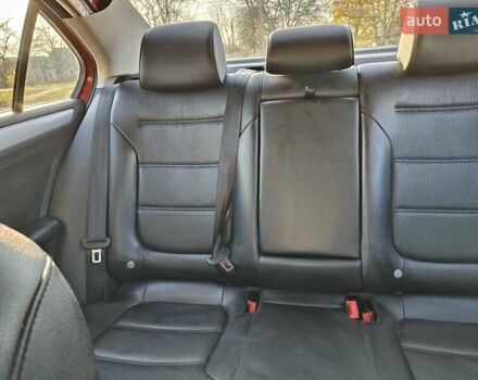 Красный Фольксваген Джетта, объемом двигателя 1.8 л и пробегом 230 тыс. км за 7777 $, фото 9 на Automoto.ua