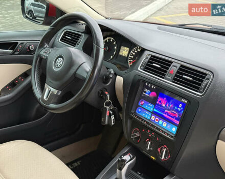 Червоний Фольксваген Джетта, об'ємом двигуна 1.8 л та пробігом 208 тис. км за 9850 $, фото 36 на Automoto.ua