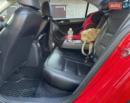 Красный Фольксваген Джетта, объемом двигателя 2 л и пробегом 360 тыс. км за 9300 $, фото 11 на Automoto.ua