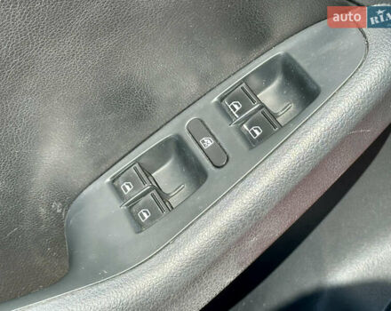 Червоний Фольксваген Джетта, об'ємом двигуна 1.8 л та пробігом 217 тис. км за 7990 $, фото 25 на Automoto.ua