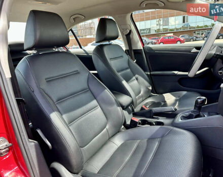 Червоний Фольксваген Джетта, об'ємом двигуна 1.8 л та пробігом 217 тис. км за 7990 $, фото 42 на Automoto.ua