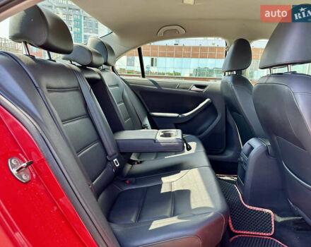 Червоний Фольксваген Джетта, об'ємом двигуна 1.8 л та пробігом 217 тис. км за 7990 $, фото 38 на Automoto.ua