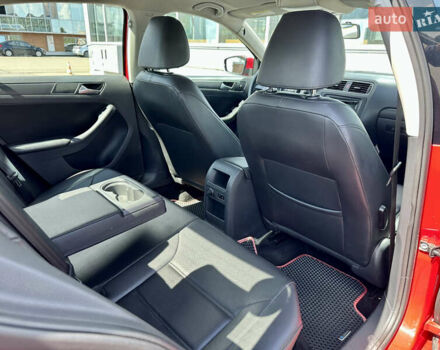 Червоний Фольксваген Джетта, об'ємом двигуна 1.8 л та пробігом 217 тис. км за 7990 $, фото 39 на Automoto.ua