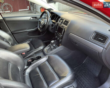 Красный Фольксваген Джетта, объемом двигателя 2 л и пробегом 360 тыс. км за 9300 $, фото 2 на Automoto.ua