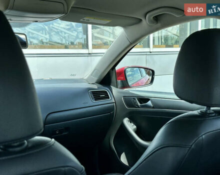 Червоний Фольксваген Джетта, об'ємом двигуна 1.8 л та пробігом 217 тис. км за 7990 $, фото 46 на Automoto.ua