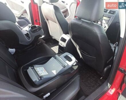 Красный Фольксваген Джетта, объемом двигателя 1.8 л и пробегом 263 тыс. км за 8300 $, фото 23 на Automoto.ua