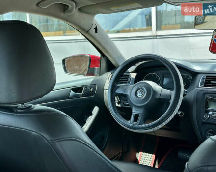 Червоний Фольксваген Джетта, об'ємом двигуна 1.8 л та пробігом 217 тис. км за 7990 $, фото 45 на Automoto.ua