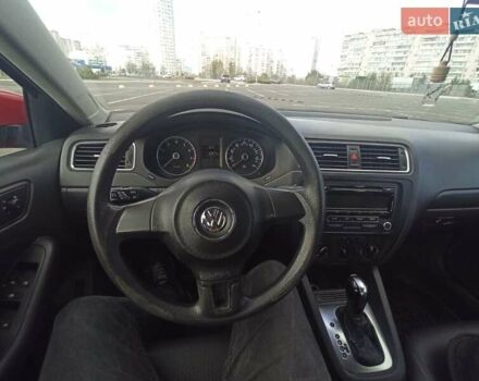 Красный Фольксваген Джетта, объемом двигателя 1.8 л и пробегом 263 тыс. км за 8300 $, фото 8 на Automoto.ua