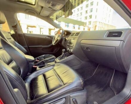 Красный Фольксваген Джетта, объемом двигателя 1.97 л и пробегом 193 тыс. км за 9500 $, фото 5 на Automoto.ua