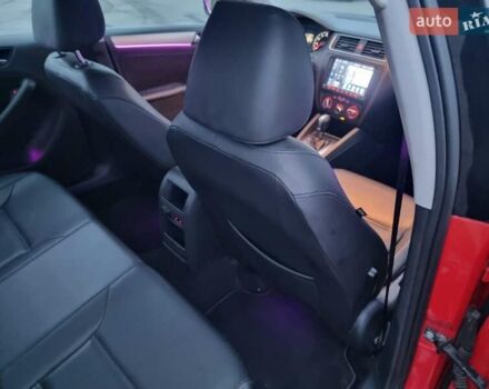 Красный Фольксваген Джетта, объемом двигателя 1.8 л и пробегом 180 тыс. км за 9000 $, фото 12 на Automoto.ua