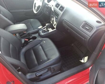 Красный Фольксваген Джетта, объемом двигателя 1.8 л и пробегом 263 тыс. км за 8300 $, фото 14 на Automoto.ua