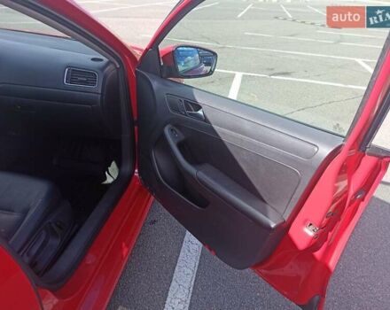 Красный Фольксваген Джетта, объемом двигателя 1.8 л и пробегом 263 тыс. км за 8300 $, фото 15 на Automoto.ua
