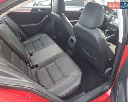 Красный Фольксваген Джетта, объемом двигателя 1.8 л и пробегом 180 тыс. км за 9000 $, фото 16 на Automoto.ua