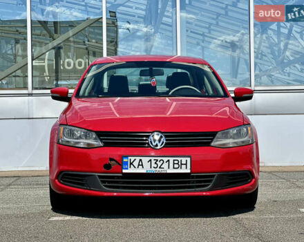 Червоний Фольксваген Джетта, об'ємом двигуна 1.8 л та пробігом 217 тис. км за 7990 $, фото 2 на Automoto.ua