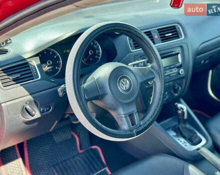 Червоний Фольксваген Джетта, об'ємом двигуна 1.8 л та пробігом 217 тис. км за 7990 $, фото 28 на Automoto.ua