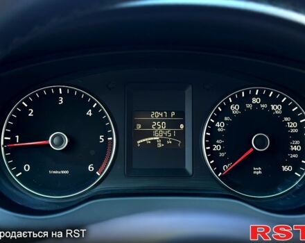 Красный Фольксваген Джетта, объемом двигателя 2 л и пробегом 168 тыс. км за 9300 $, фото 2 на Automoto.ua