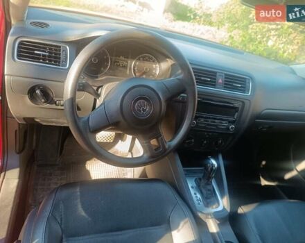 Красный Фольксваген Джетта, объемом двигателя 1.8 л и пробегом 175 тыс. км за 7550 $, фото 10 на Automoto.ua