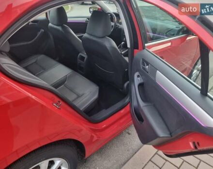 Красный Фольксваген Джетта, объемом двигателя 1.8 л и пробегом 180 тыс. км за 9000 $, фото 4 на Automoto.ua