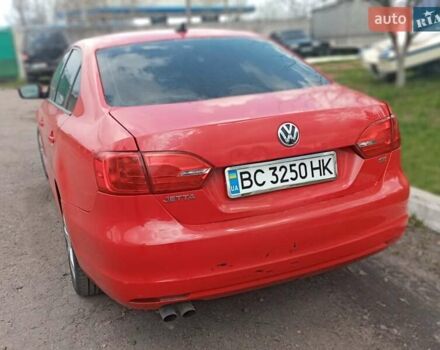 Красный Фольксваген Джетта, объемом двигателя 1.8 л и пробегом 175 тыс. км за 7550 $, фото 2 на Automoto.ua