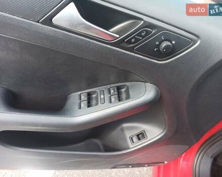 Красный Фольксваген Джетта, объемом двигателя 1.8 л и пробегом 263 тыс. км за 8300 $, фото 12 на Automoto.ua
