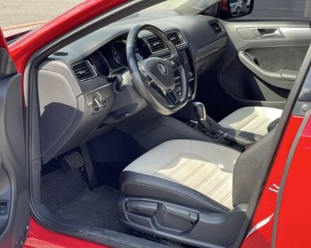 Красный Фольксваген Джетта, объемом двигателя 0 л и пробегом 145 тыс. км за 9400 $, фото 7 на Automoto.ua