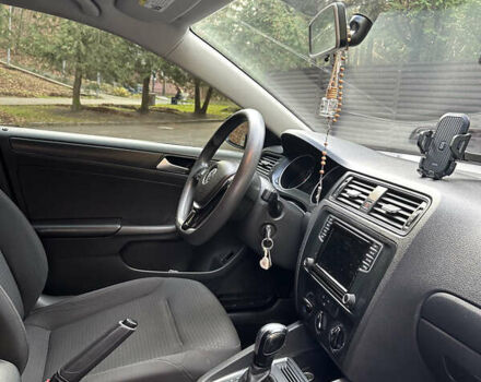 Красный Фольксваген Джетта, объемом двигателя 1.39 л и пробегом 116 тыс. км за 10100 $, фото 7 на Automoto.ua