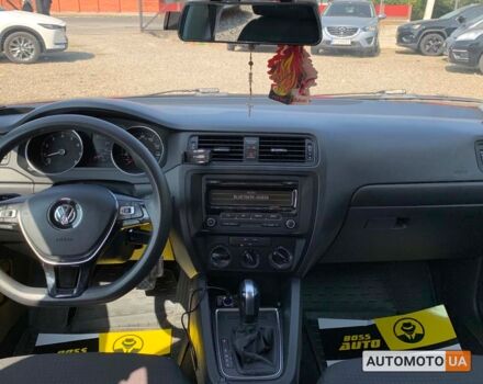 Красный Фольксваген Джетта, объемом двигателя 2 л и пробегом 165 тыс. км за 9350 $, фото 16 на Automoto.ua