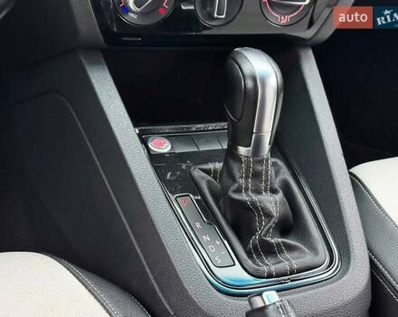 Красный Фольксваген Джетта, объемом двигателя 1.8 л и пробегом 135 тыс. км за 11300 $, фото 30 на Automoto.ua