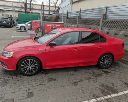 Красный Фольксваген Джетта, объемом двигателя 1.8 л и пробегом 139 тыс. км за 12500 $, фото 17 на Automoto.ua