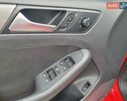 Фольксваген Джетта 2016 у Тернополі на Automoto.ua Червоний Фольксваген Джетта, об'ємом двигуна 1.8 л та пробігом 128 тис. км за 12200 $, фото 24 на Automoto.ua