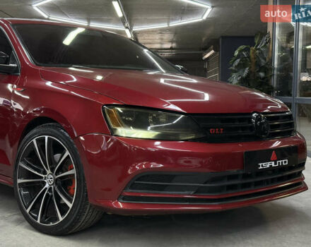 Червоний Фольксваген Джетта, об'ємом двигуна 1.39 л та пробігом 209 тис. км за 9900 $, фото 3 на Automoto.ua