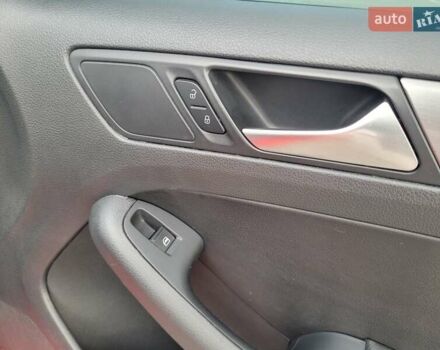 Фольксваген Джетта 2016 у Тернополі на Automoto.ua Червоний Фольксваген Джетта, об'ємом двигуна 1.8 л та пробігом 128 тис. км за 12200 $, фото 16 на Automoto.ua