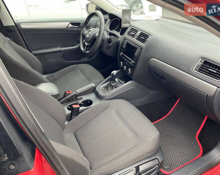 Червоний Фольксваген Джетта, об'ємом двигуна 1.4 л та пробігом 160 тис. км за 9950 $, фото 19 на Automoto.ua