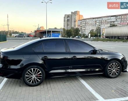 Красный Фольксваген Джетта, объемом двигателя 1.8 л и пробегом 175 тыс. км за 12200 $, фото 6 на Automoto.ua