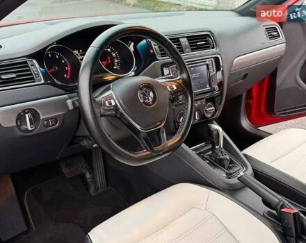 Красный Фольксваген Джетта, объемом двигателя 1.8 л и пробегом 135 тыс. км за 11300 $, фото 15 на Automoto.ua