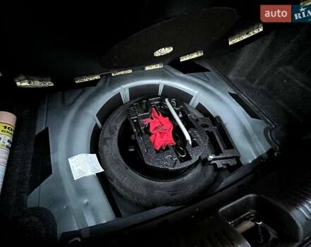 Красный Фольксваген Джетта, объемом двигателя 1.8 л и пробегом 175 тыс. км за 12200 $, фото 19 на Automoto.ua