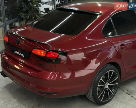 Червоний Фольксваген Джетта, об'ємом двигуна 1.39 л та пробігом 209 тис. км за 9900 $, фото 16 на Automoto.ua