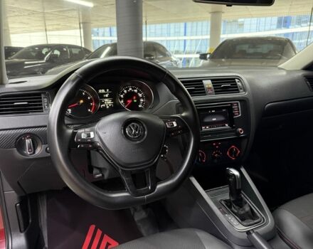 Червоний Фольксваген Джетта, об'ємом двигуна 1.4 л та пробігом 208 тис. км за 9900 $, фото 20 на Automoto.ua