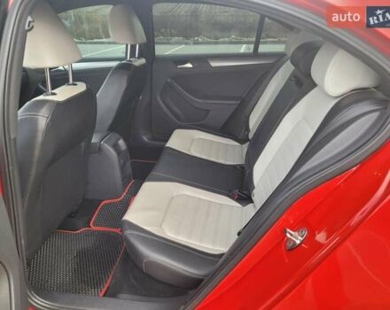 Фольксваген Джетта 2016 у Тернополі на Automoto.ua Червоний Фольксваген Джетта, об'ємом двигуна 1.8 л та пробігом 128 тис. км за 12200 $, фото 15 на Automoto.ua