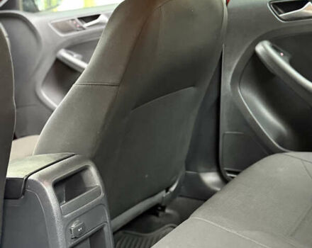 Фольксваген Джетта 2016 в Сумах на Automoto.ua Красный Фольксваген Джетта, объемом двигателя 1.4 л и пробегом 105 тыс. км за 10200 $, фото 24 на Automoto.ua