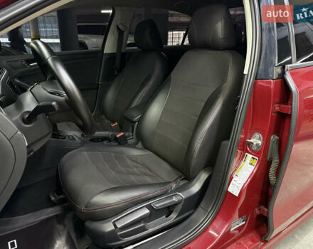 Червоний Фольксваген Джетта, об'ємом двигуна 1.39 л та пробігом 209 тис. км за 9900 $, фото 18 на Automoto.ua