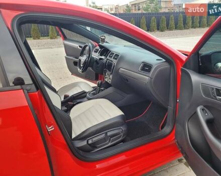 Фольксваген Джетта 2016 у Тернополі на Automoto.ua Червоний Фольксваген Джетта, об'ємом двигуна 1.8 л та пробігом 128 тис. км за 12200 $, фото 23 на Automoto.ua