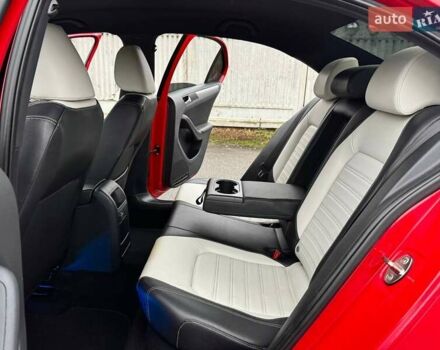 Красный Фольксваген Джетта, объемом двигателя 1.8 л и пробегом 135 тыс. км за 11300 $, фото 17 на Automoto.ua