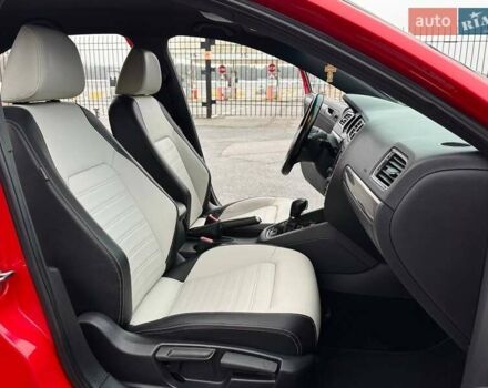 Красный Фольксваген Джетта, объемом двигателя 1.8 л и пробегом 135 тыс. км за 11300 $, фото 22 на Automoto.ua